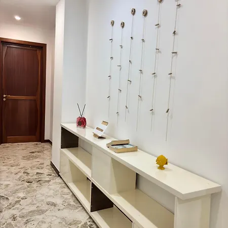 Appartement Your Home, A Spacious Balcony